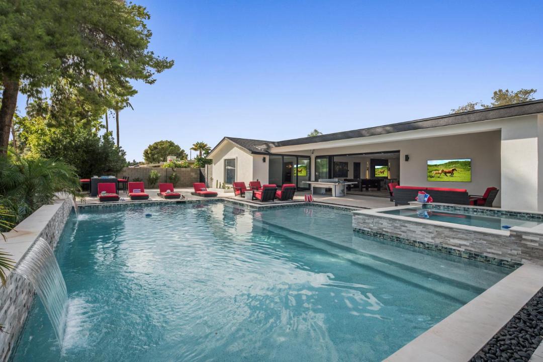 Photo of Outdoor in Paradise Valley Village