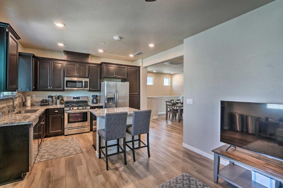 Photo of Livingroom in Hood