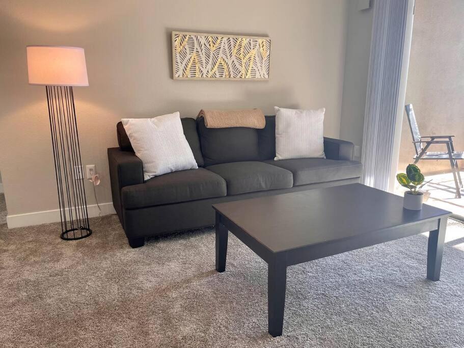 Photo of Livingroom in McDowell Mountain Apartments