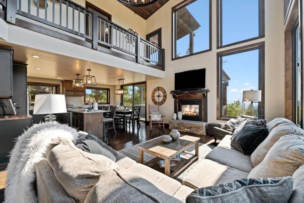Photo of Livingroom in Lead