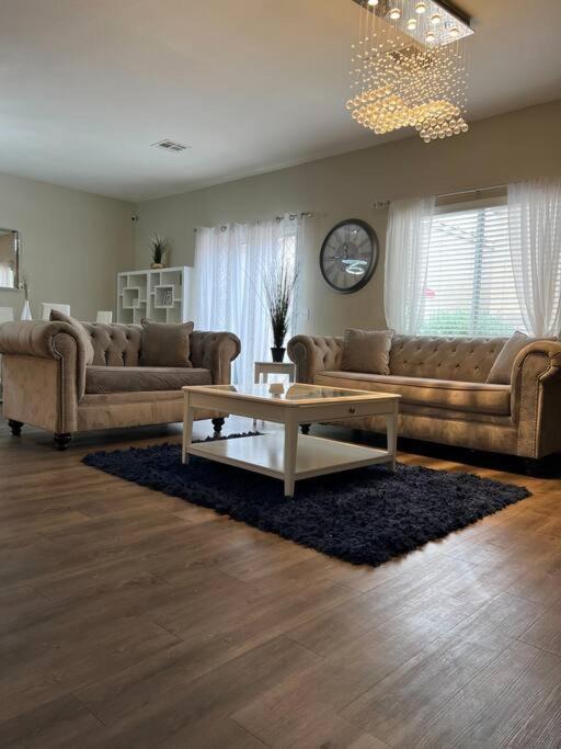 Photo of Livingroom in Enterprise