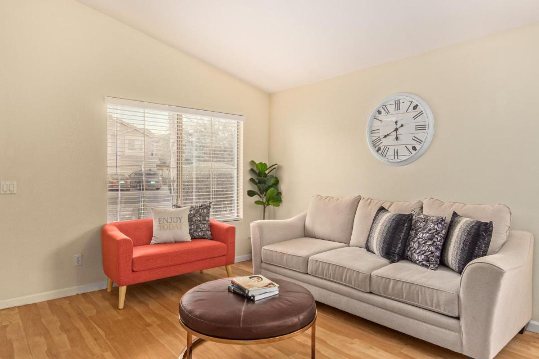 Photo of Livingroom in Cooper Commons