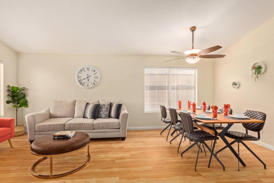 Photo of Livingroom in Cooper Commons