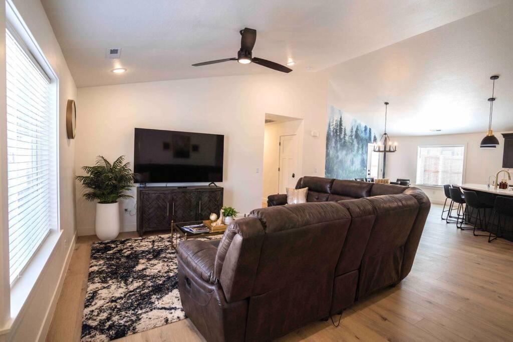 Photo of Livingroom in Cedar City