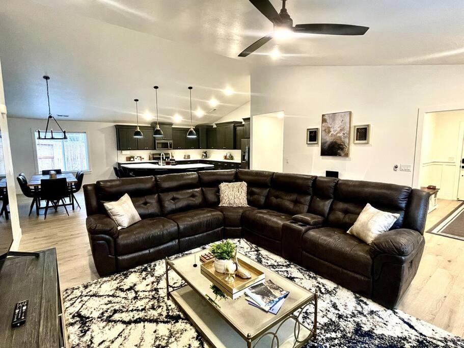 Photo of Livingroom in Cedar City