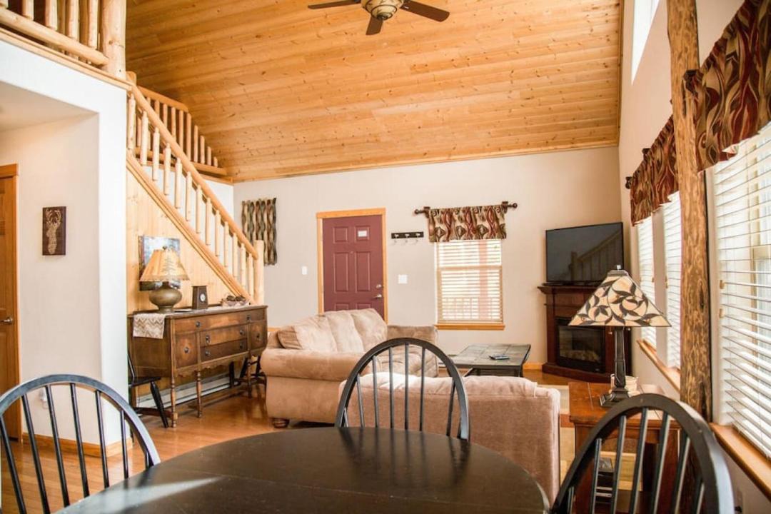 Photo of Livingroom in Estes Park