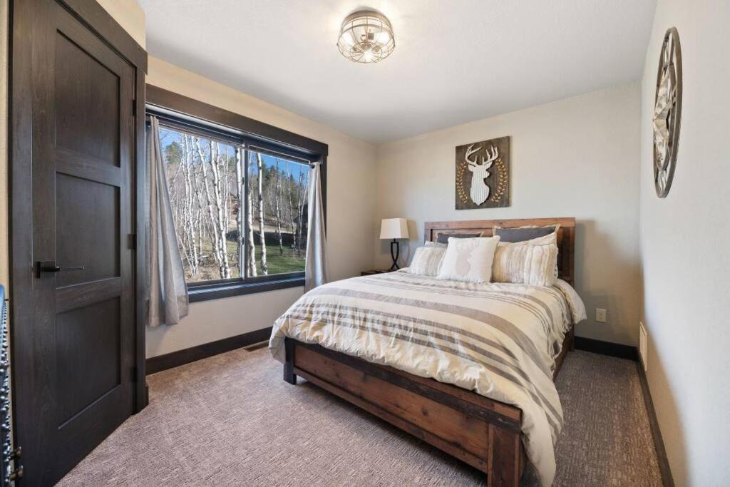 Photo of Bedroom in Lead