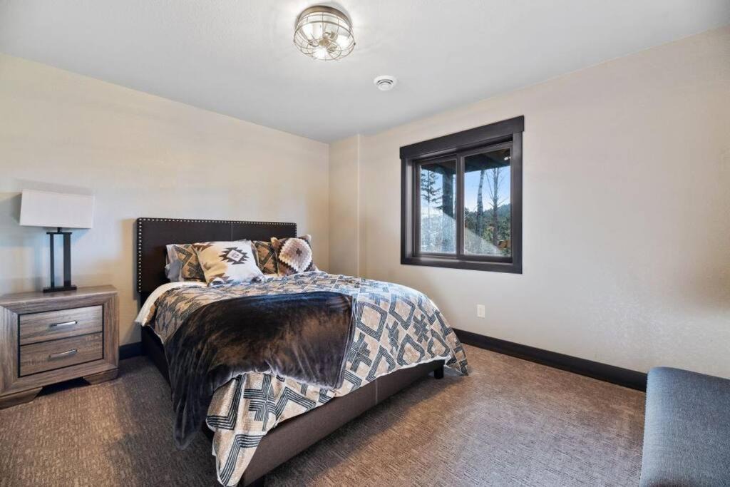 Photo of Bedroom in Lead