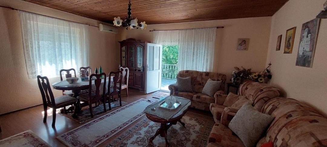 Photo of Livingroom in Karuc