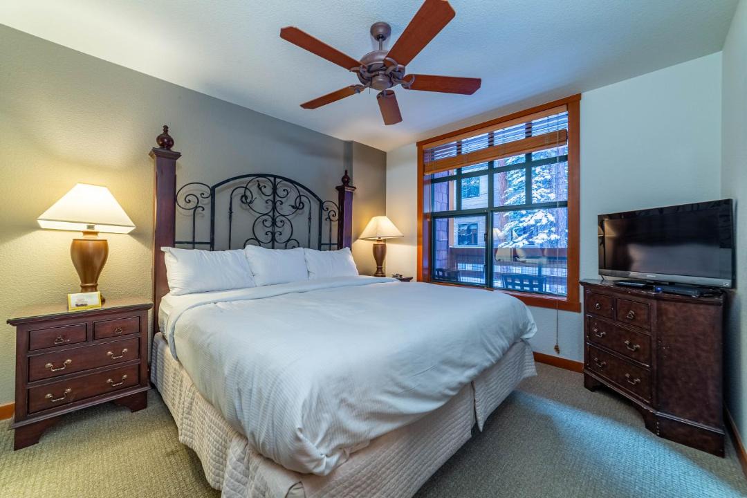 Photo of Bedroom in Mammoth Lakes