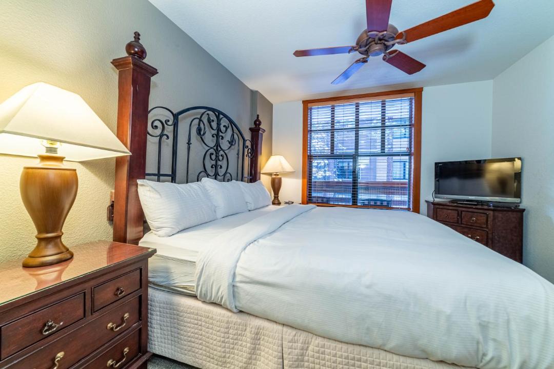 Photo of Bedroom in Mammoth Lakes