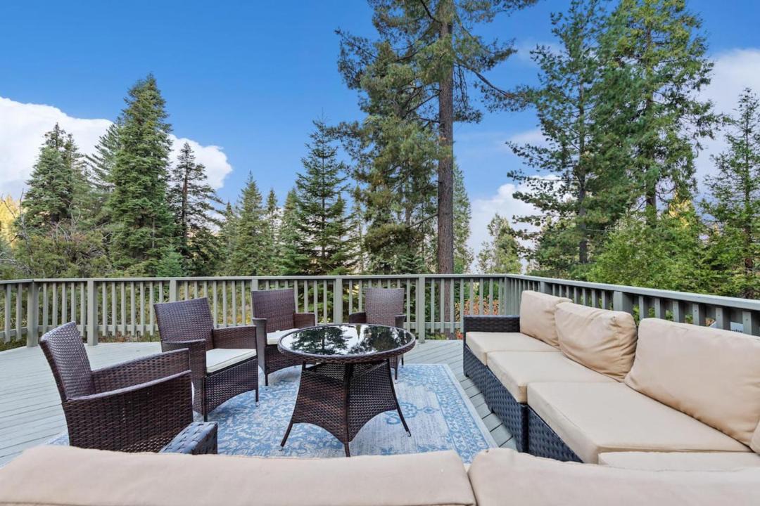 Photo of Patio Balcony in Yosemite West