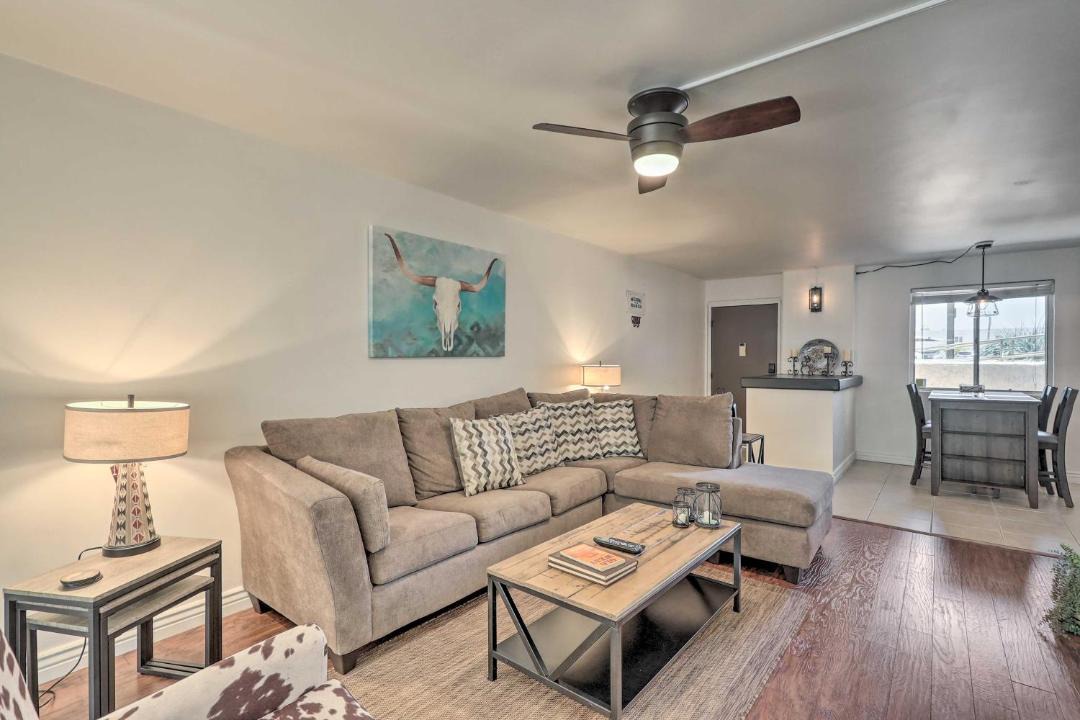 Photo of Livingroom in South Scottsdale