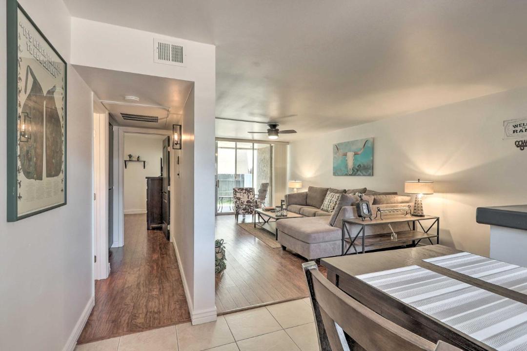 Photo of Livingroom in South Scottsdale