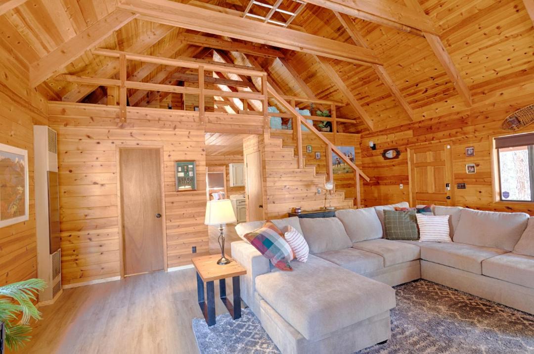 Photo of Livingroom in Pinetop