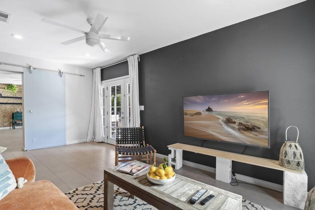 Photo of Livingroom in Encanto