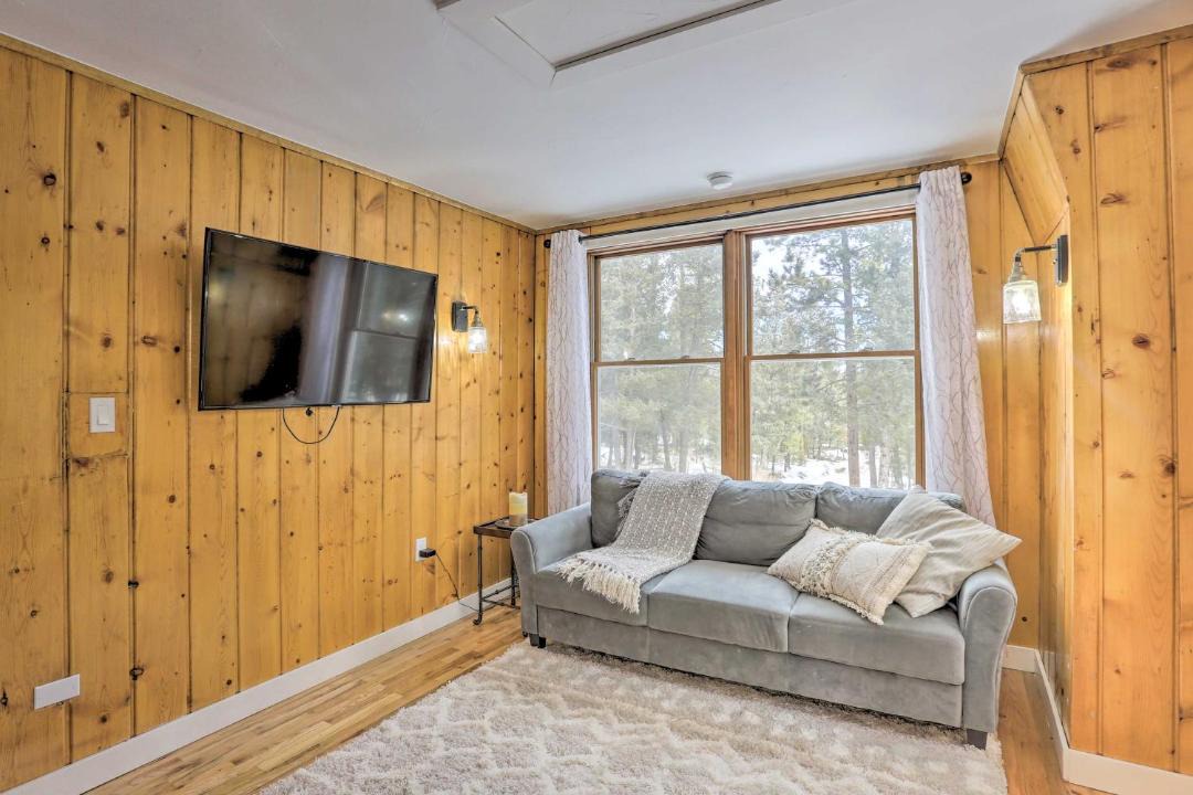 Photo of Livingroom in Evergreen Meadows