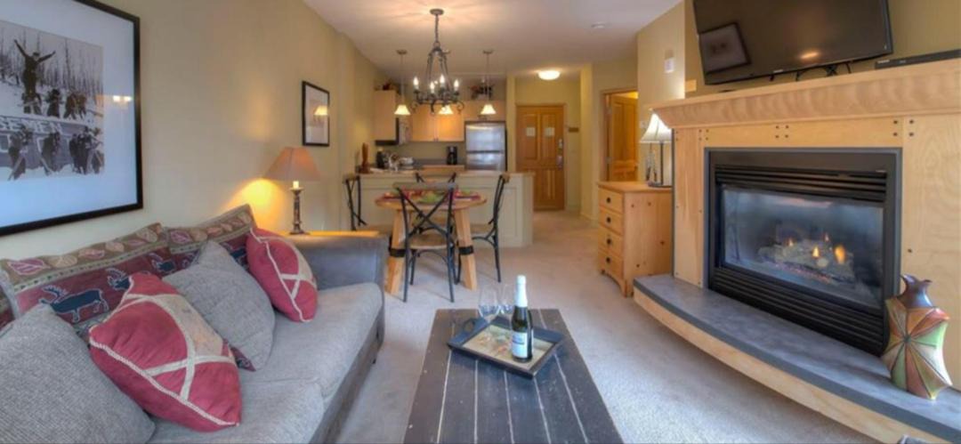 Photo of Livingroom in River Run