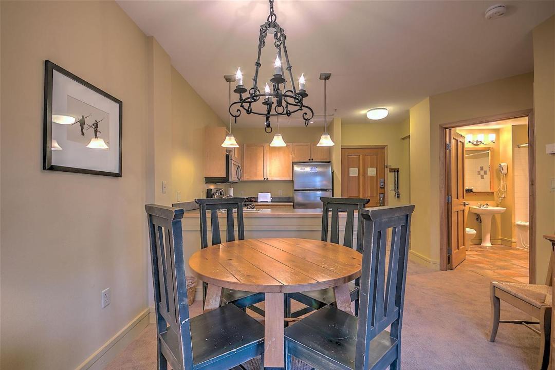 Photo of Livingroom in River Run