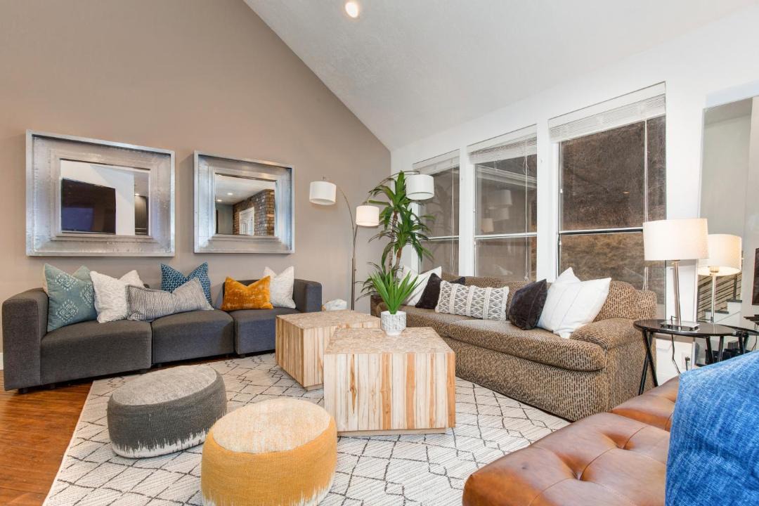 Photo of Livingroom in Cottonwood Heights