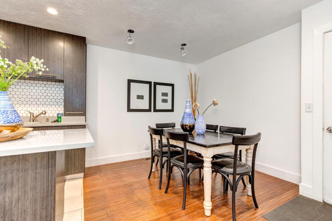 Photo of Livingroom in Cottonwood Heights