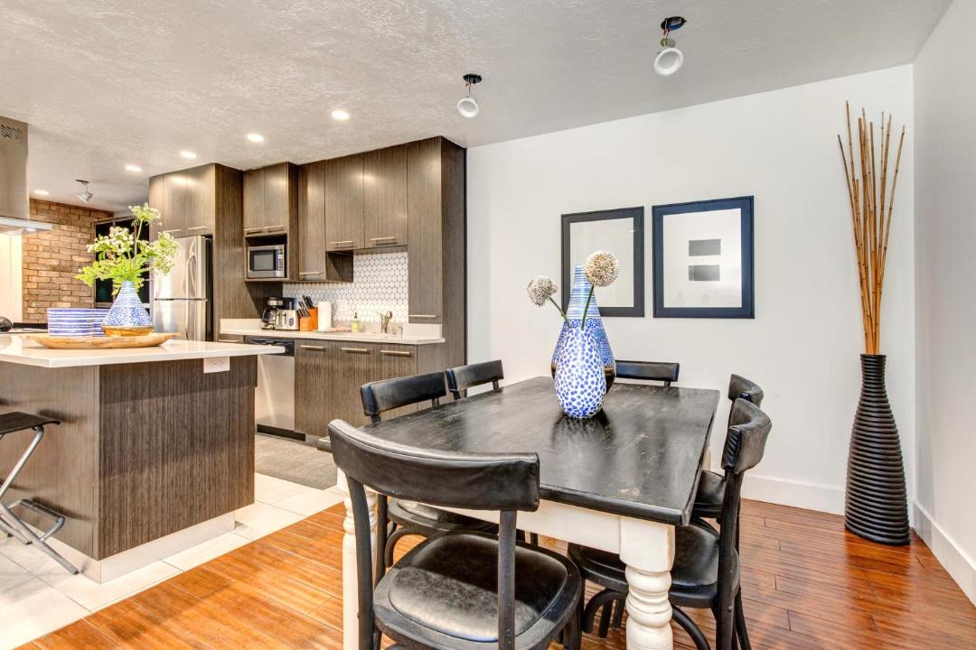 Photo of Livingroom in Cottonwood Heights
