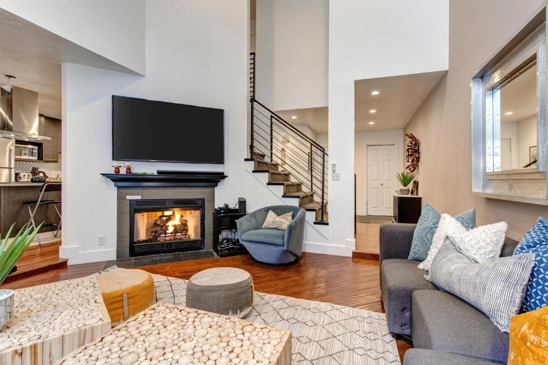 Photo of Livingroom in Cottonwood Heights