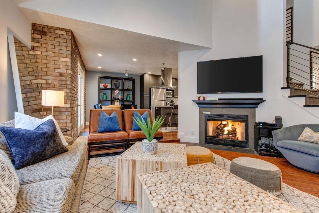 Photo of Livingroom in Cottonwood Heights