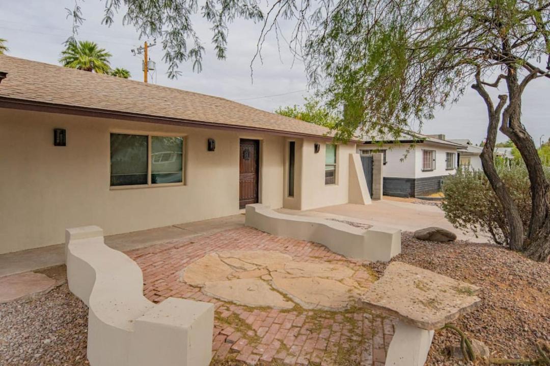Photo of Buildings in Western Villa