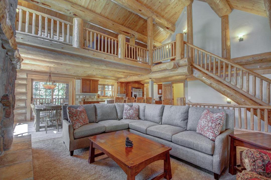 Photo of Livingroom in Quandary Village