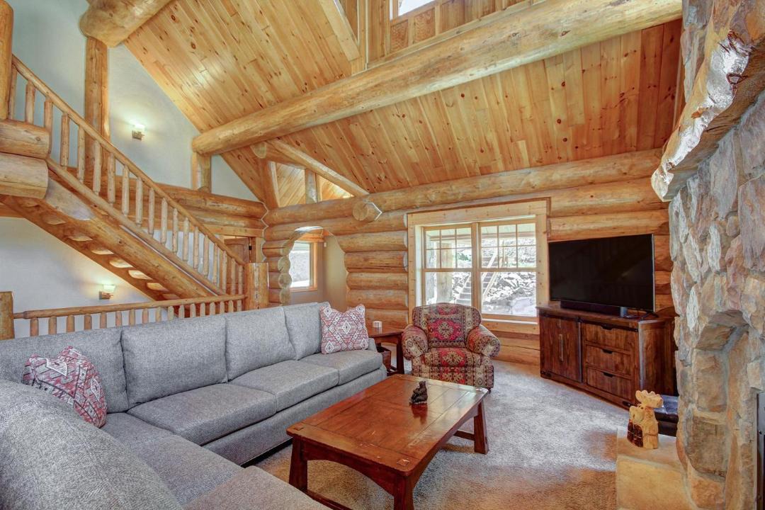 Photo of Livingroom in Quandary Village