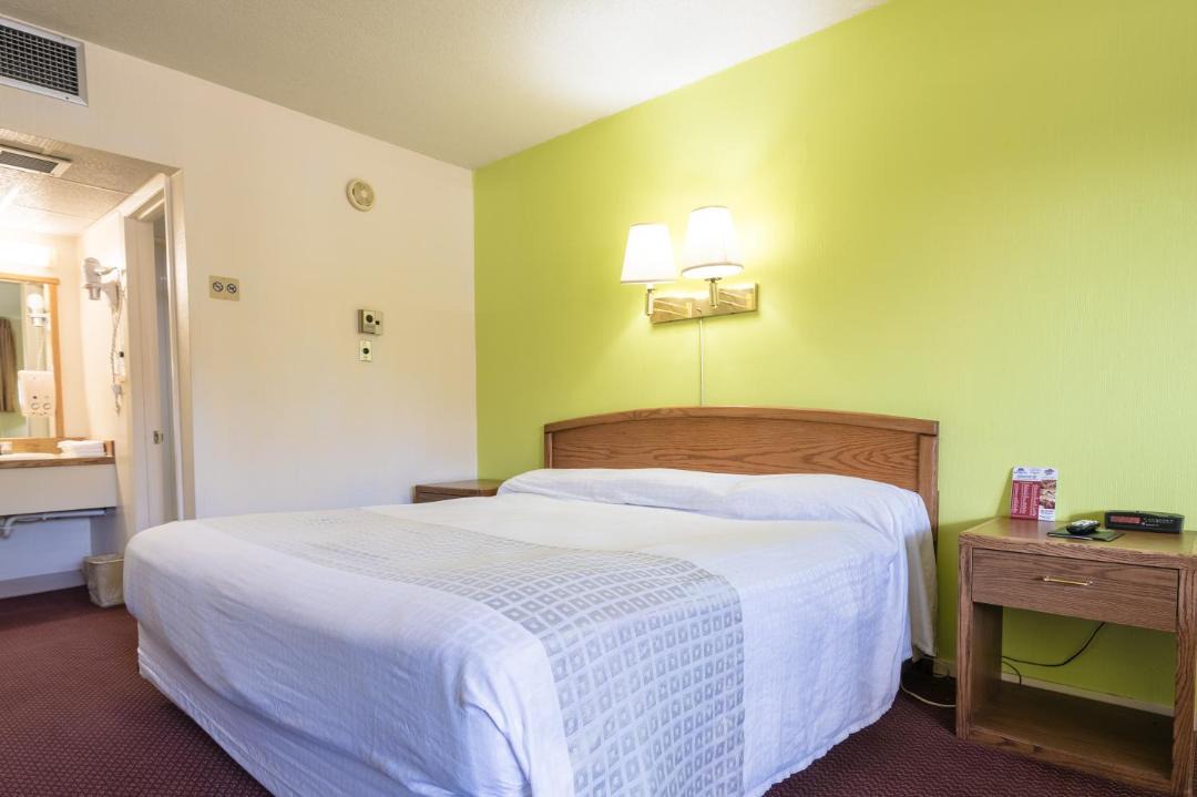 Photo of Bedroom in Hot Springs