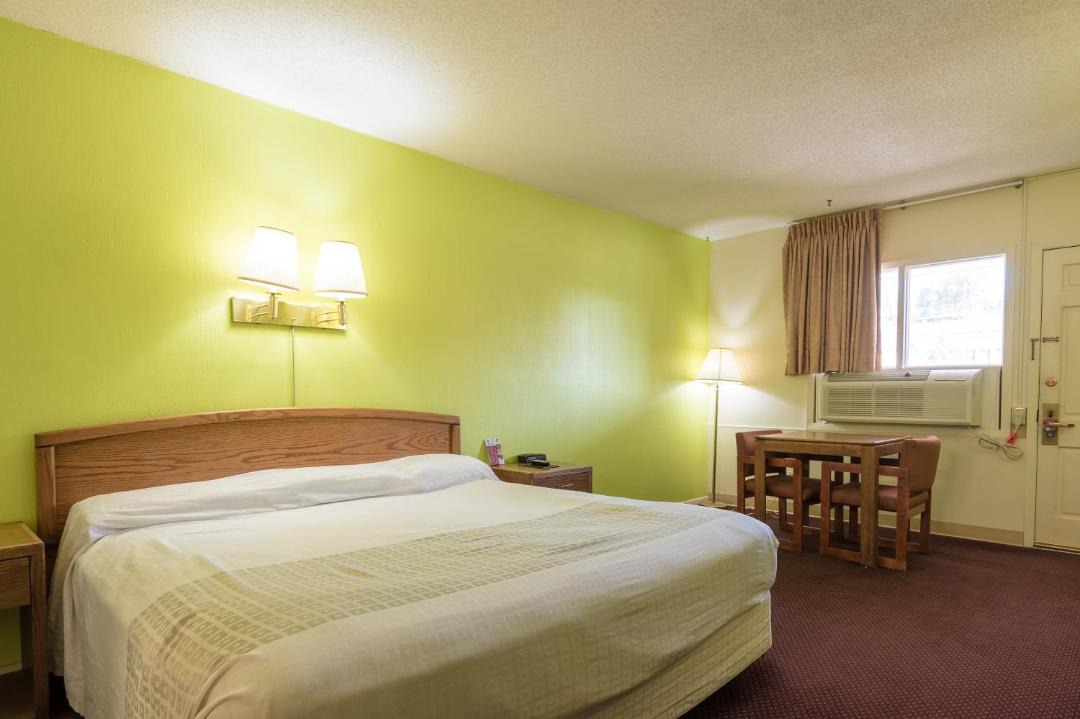 Photo of Bedroom in Hot Springs