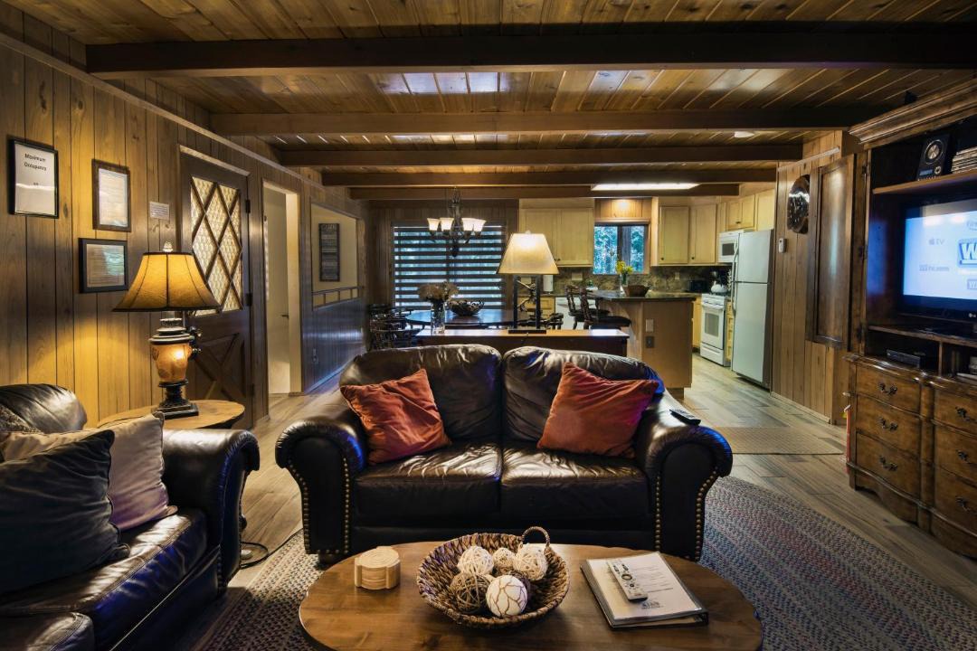 Photo of Livingroom in North Wawona
