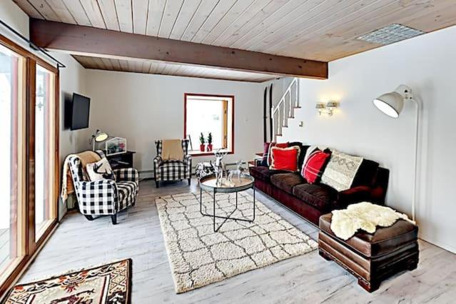 Photo of Livingroom in Matterhorn Village
