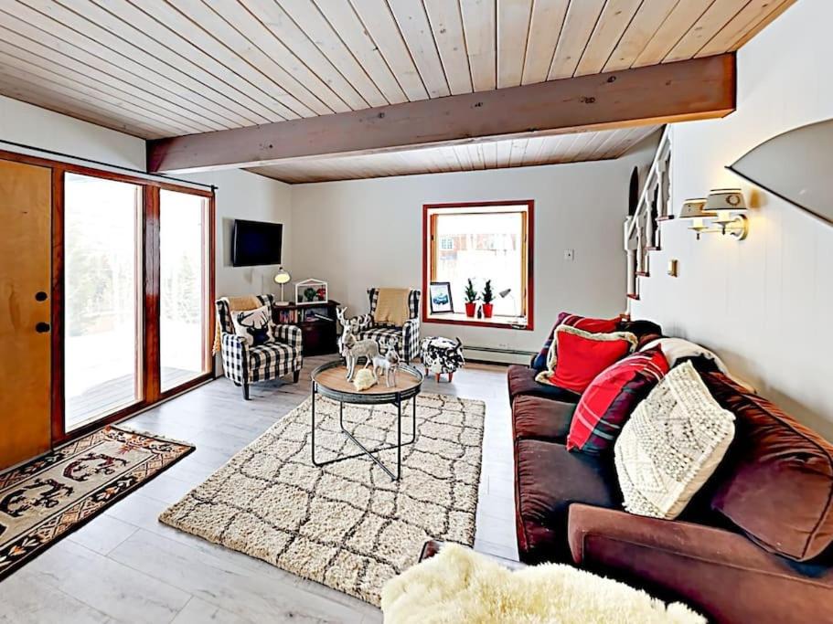 Photo of Livingroom in Matterhorn Village