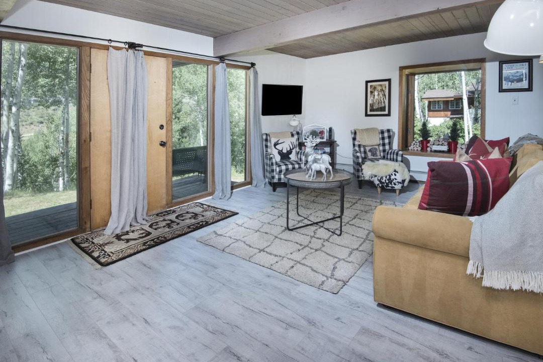 Photo of Livingroom in Matterhorn Village