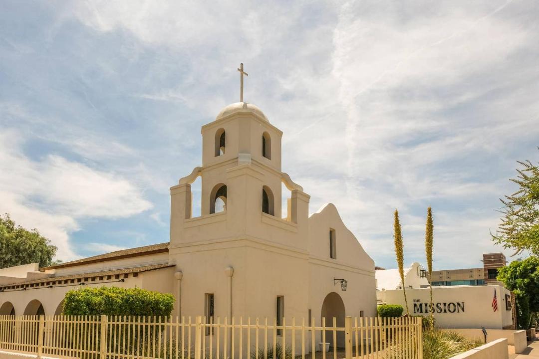 Photo of Buildings in Scottsdale Osborn Plaza