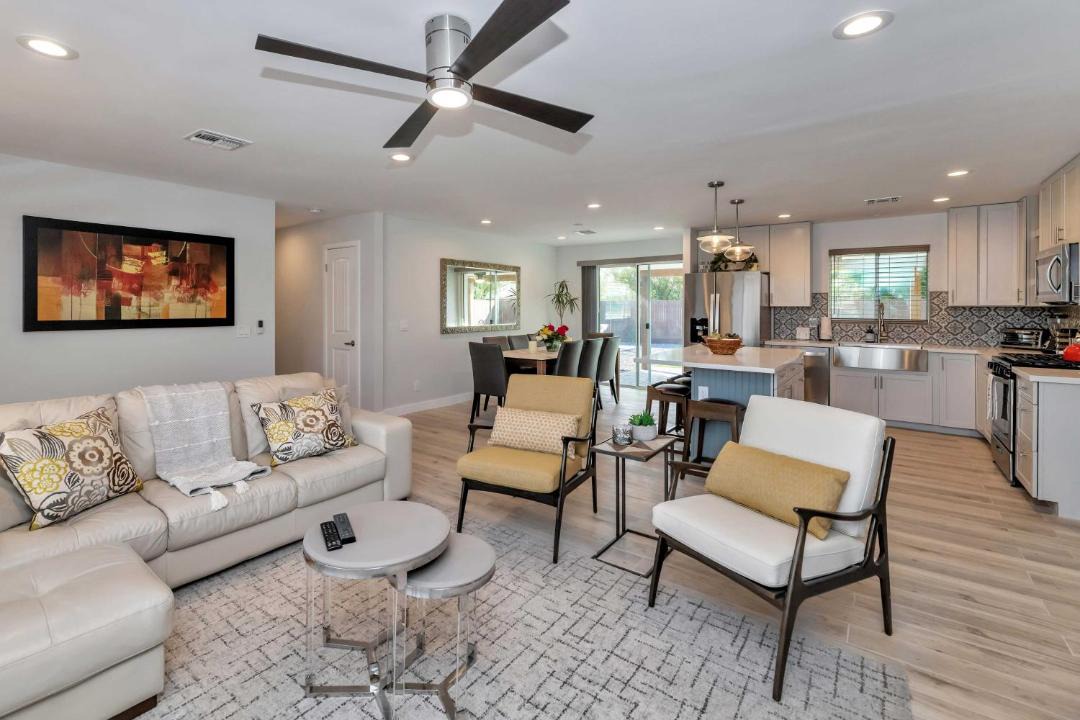 Photo of Livingroom in Peaceful Valley