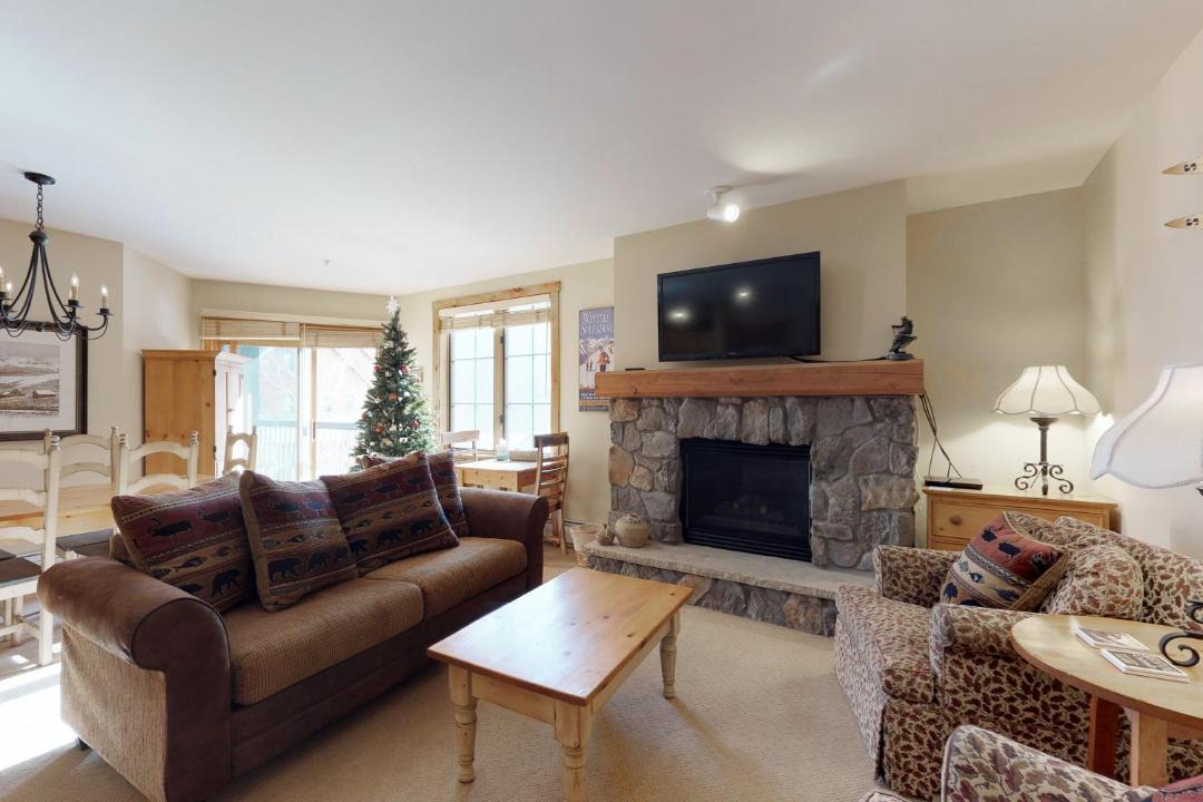 Photo of Livingroom in River Run