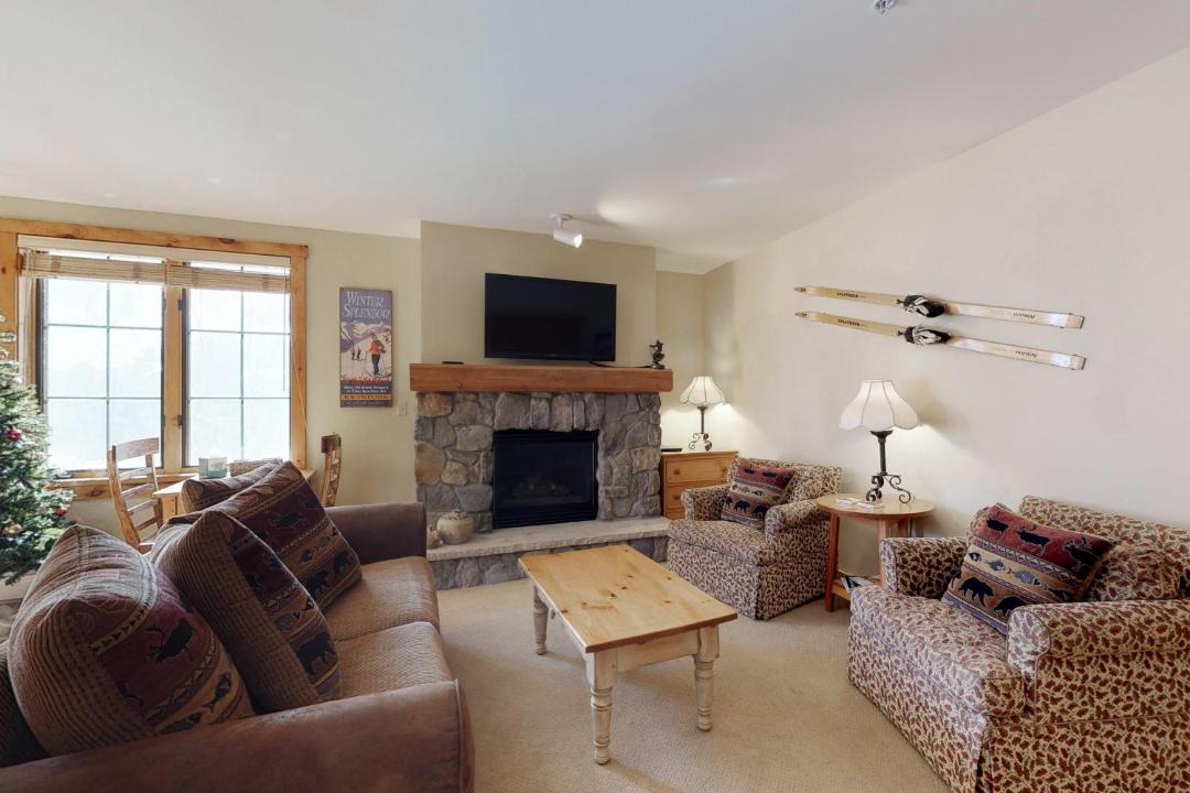 Photo of Livingroom in River Run