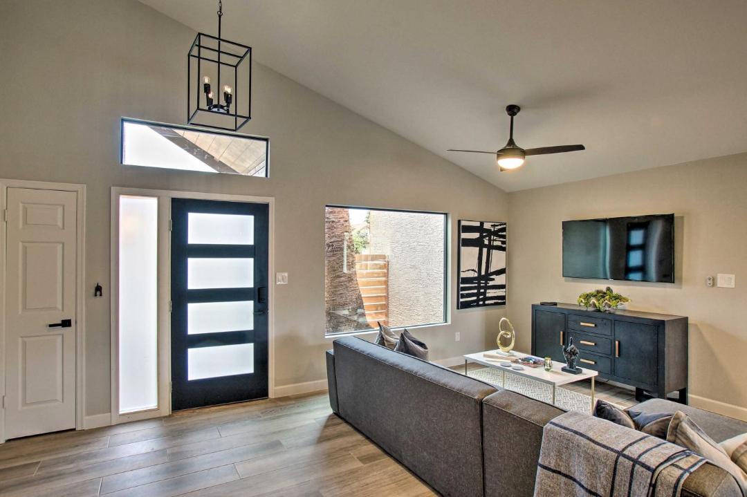 Photo of Livingroom in Casa Rica North