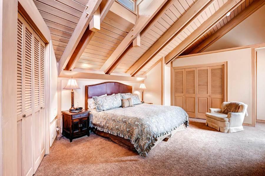 Photo of Bedroom in Mountain Valley