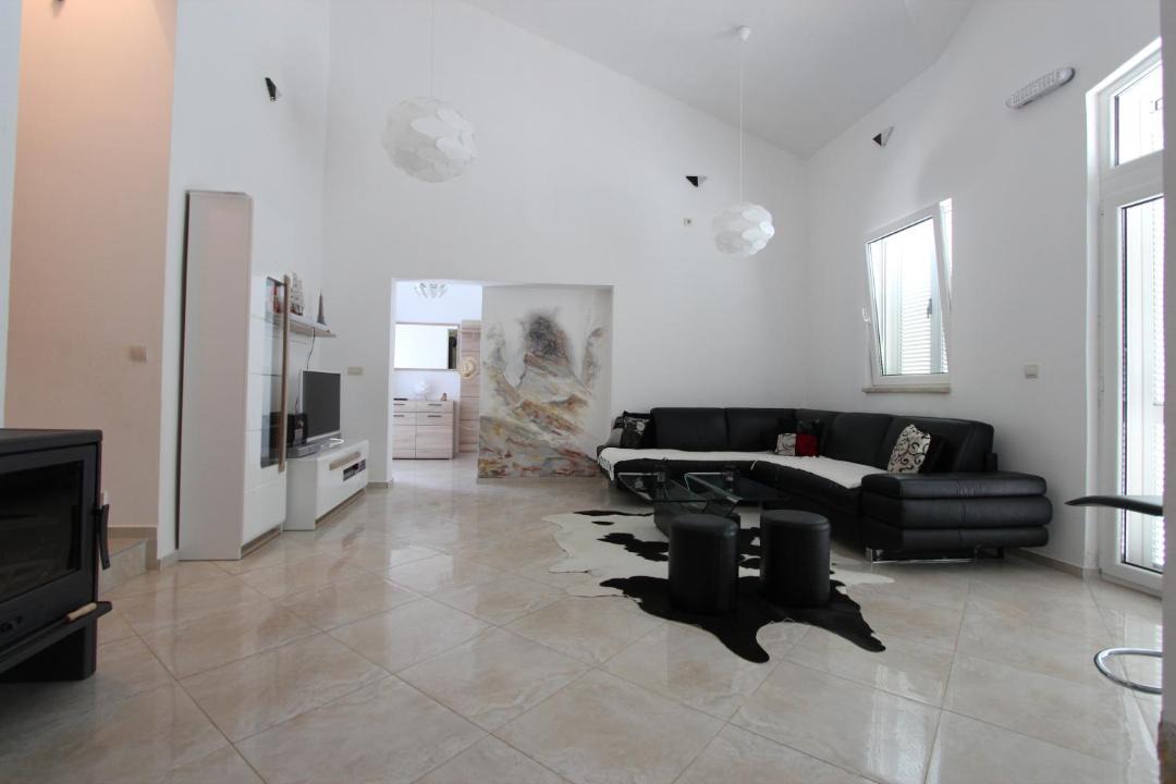 Photo of Livingroom in Karuc