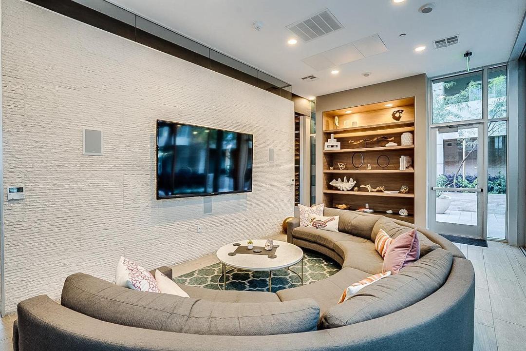 Photo of Livingroom in Thunderbird Industrial Airpark