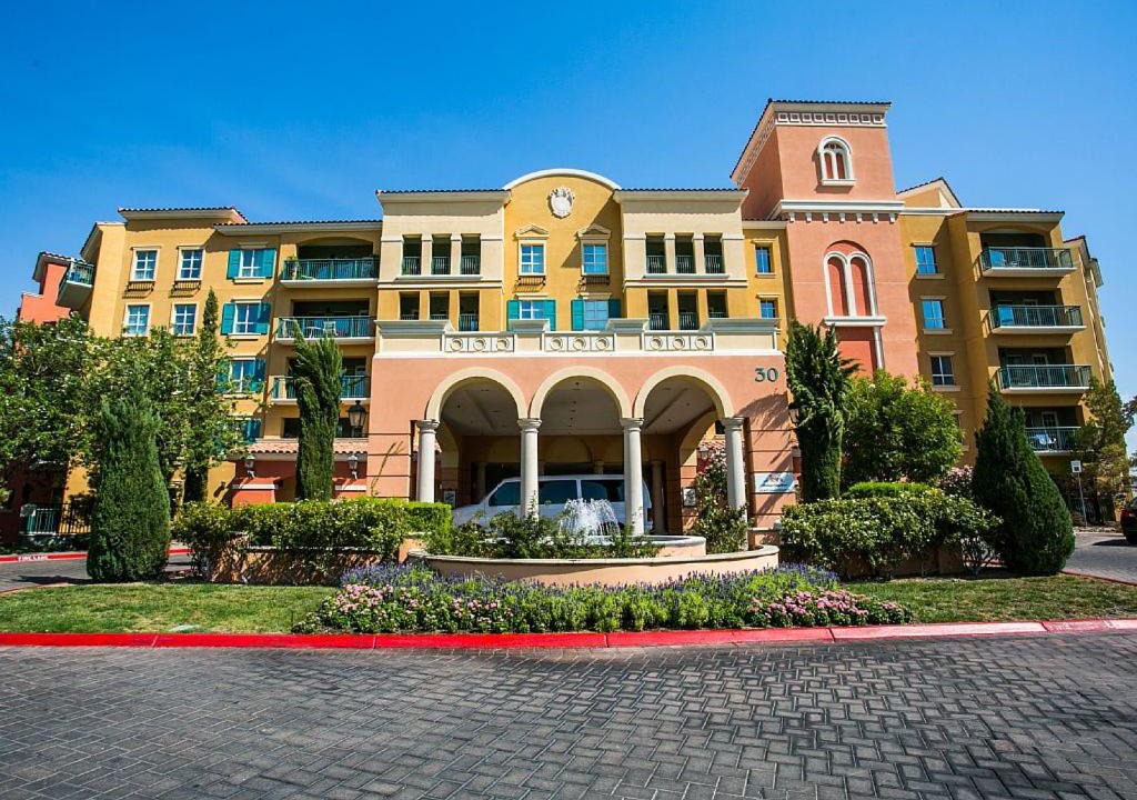 Photo of Buildings in Lake Las Vegas