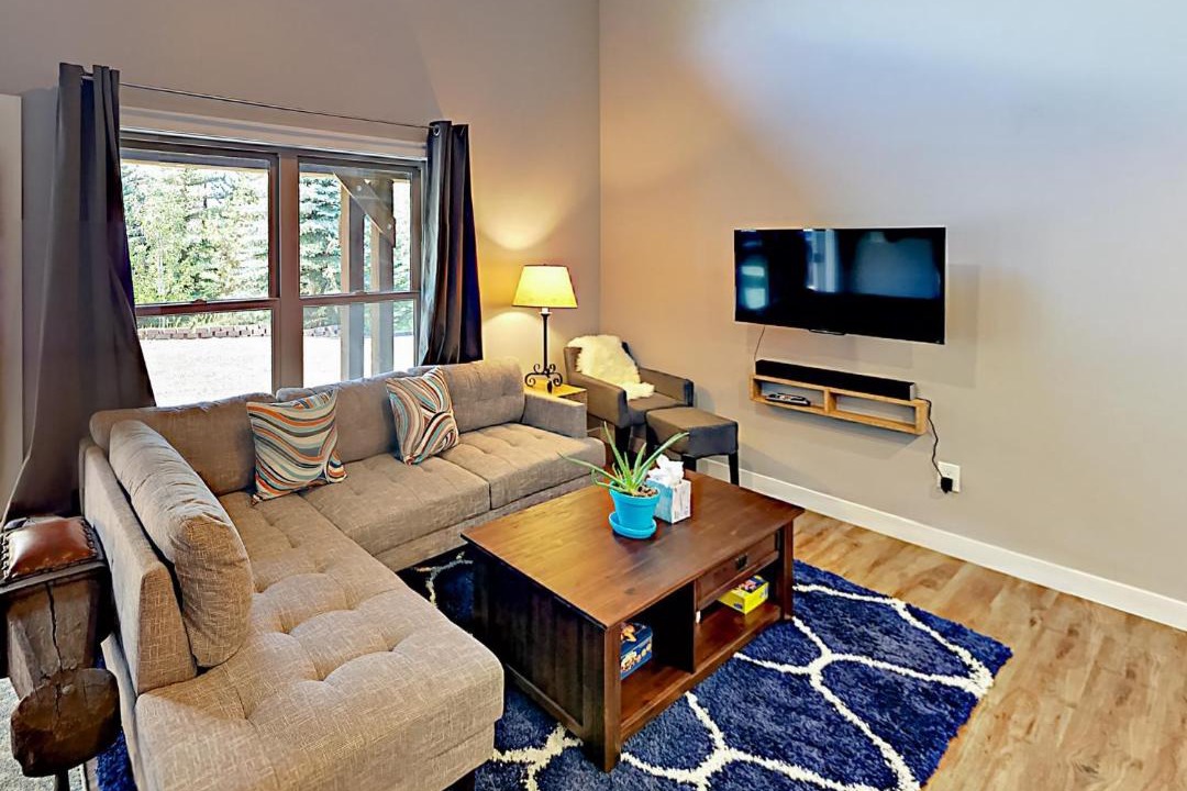 Photo of Livingroom in Matterhorn Village