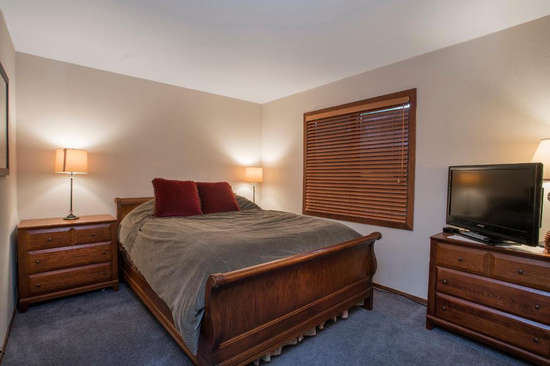 Photo of Bedroom in Mammoth Lakes