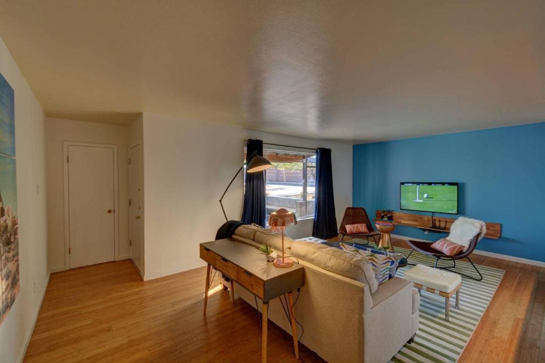 Photo of Livingroom in Hy-view