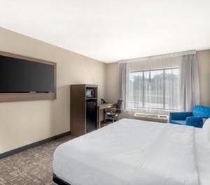 Quality Inn Suites Airport North 